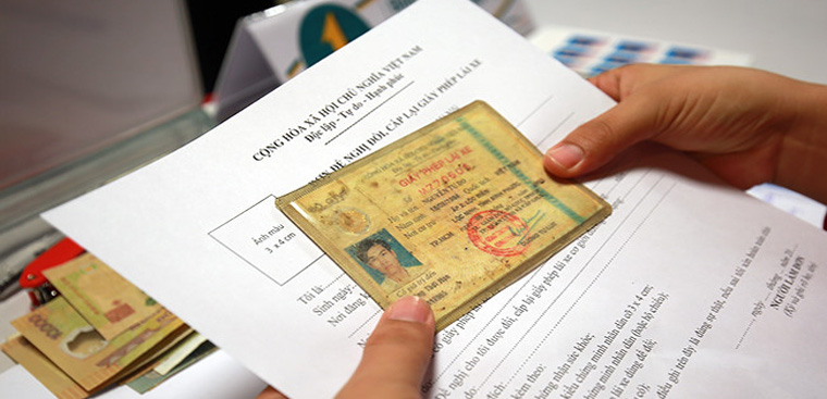 Khuyến khích đổi giấy phép lái xe không thời hạn được cấp trước ngày 172012