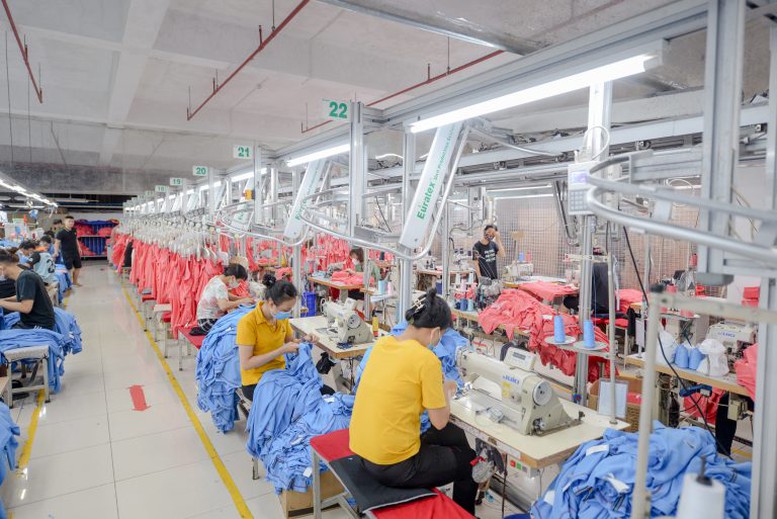 Vượt khó khăn, cơ hội nào cho ngành công nghiệp TOP đầu của đất nước