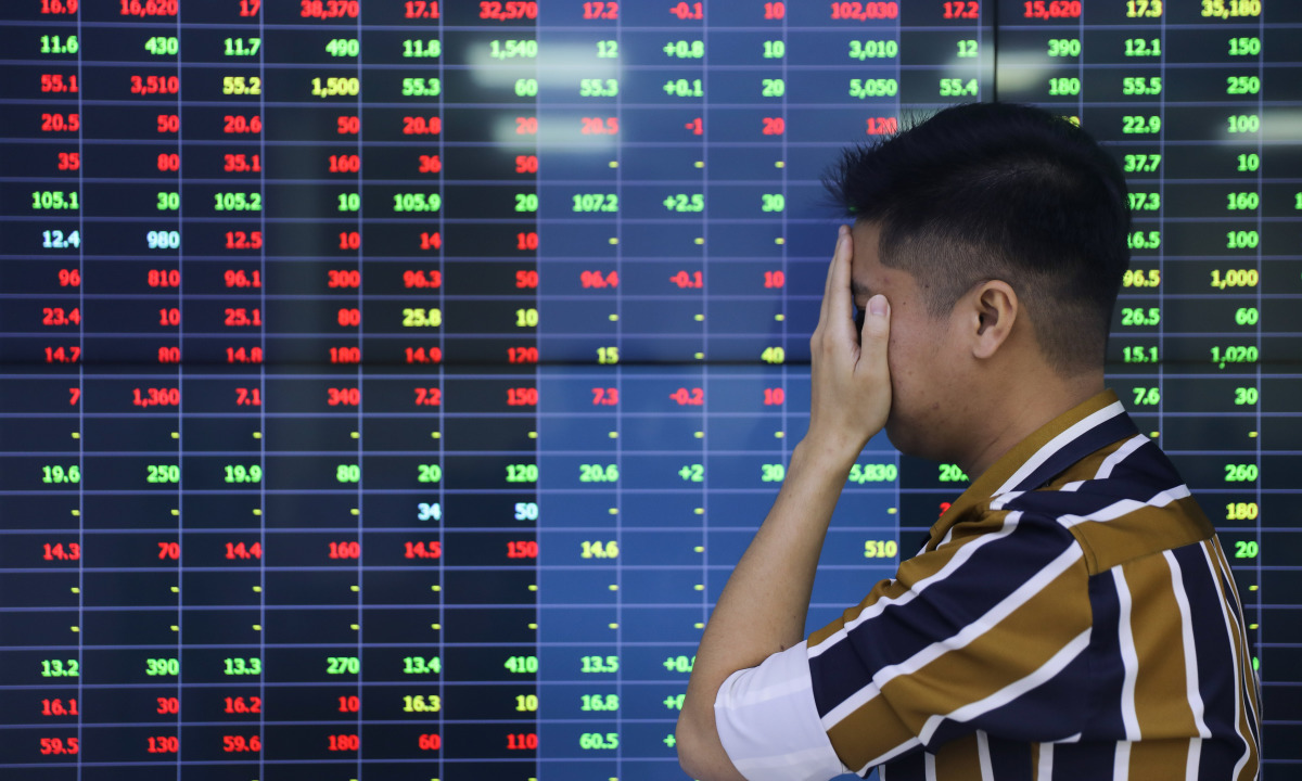 Nắm rõ quy định, tránh rủi ro khi mua cổ phiếu bị hủy niêm yết