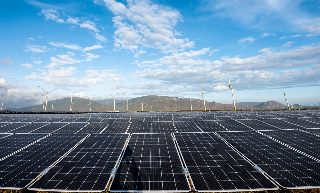 Điện mặt trời Trung Nam điều chỉnh lãi suất của 12 lô trái phiếu