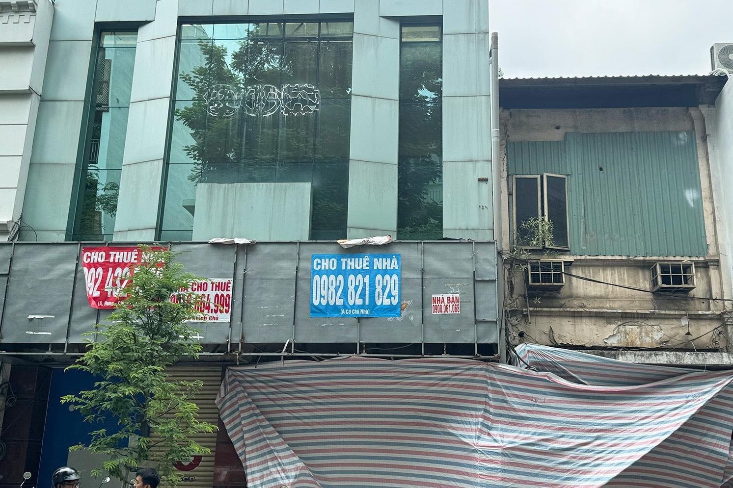 Sập sàn tòa nhà tại trung tâm TP.HCM