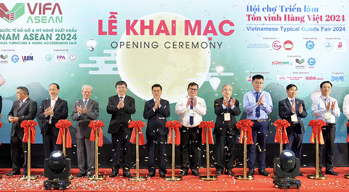 TPHCM Khai mạc Hội chợ triển lãm “Tôn vinh hàng Việt năm 2024’’