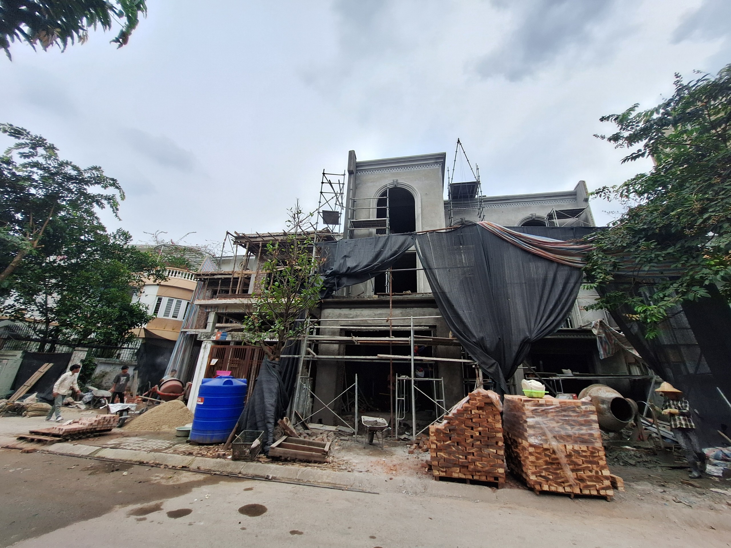 Chùm ảnh Loạt công trình xây dựng phá vỡ quy hoạch tại Khu đô thị Tân Tây Đô