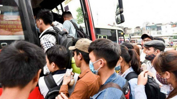 Đường dây nóng phản ánh xe nhồi nhét khách dịp nghỉ lễ