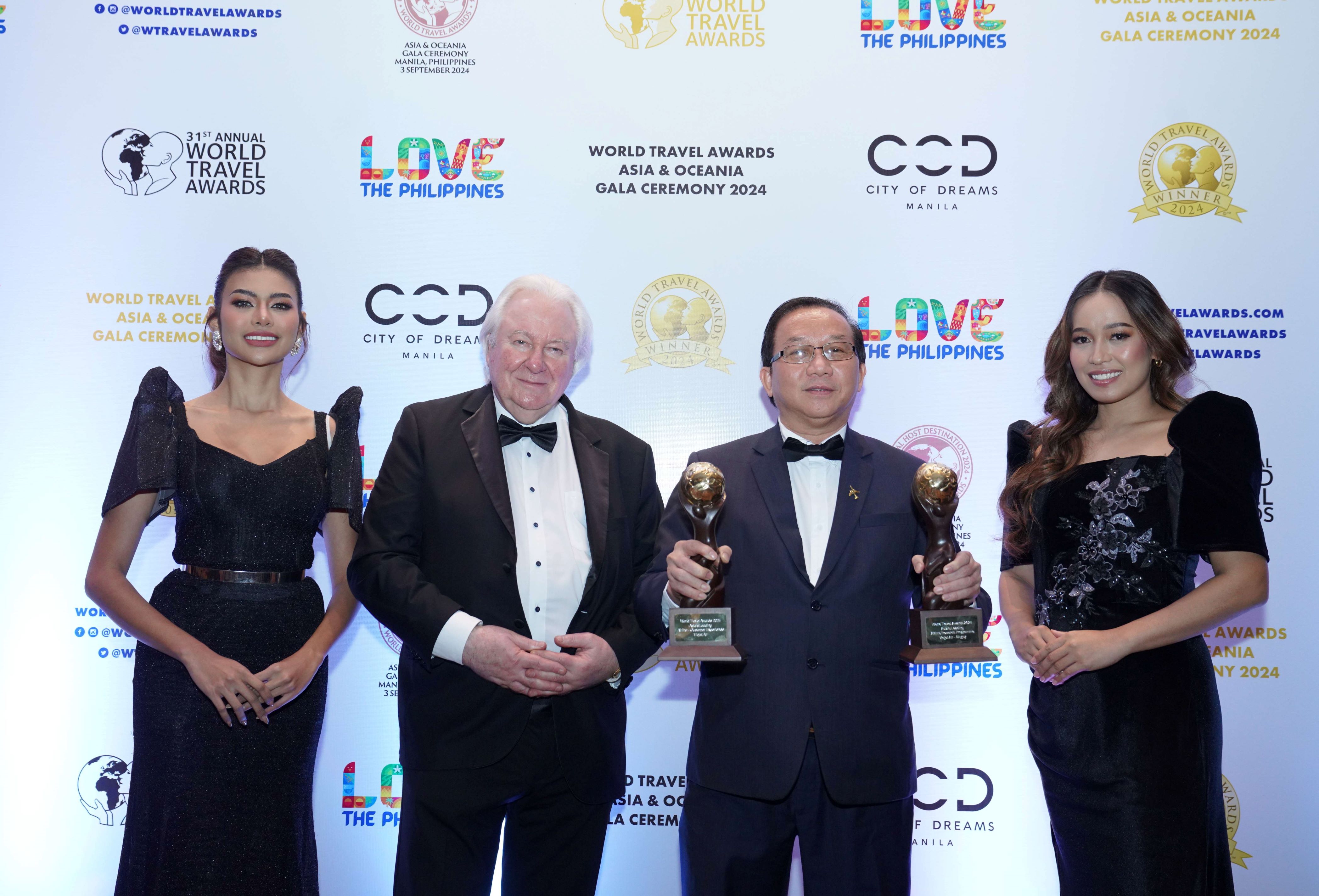  ﻿World Travel Awards tiếp tục vinh danh Vietjet với bộ đôi giải thưởng về dịch vụ khách hàng