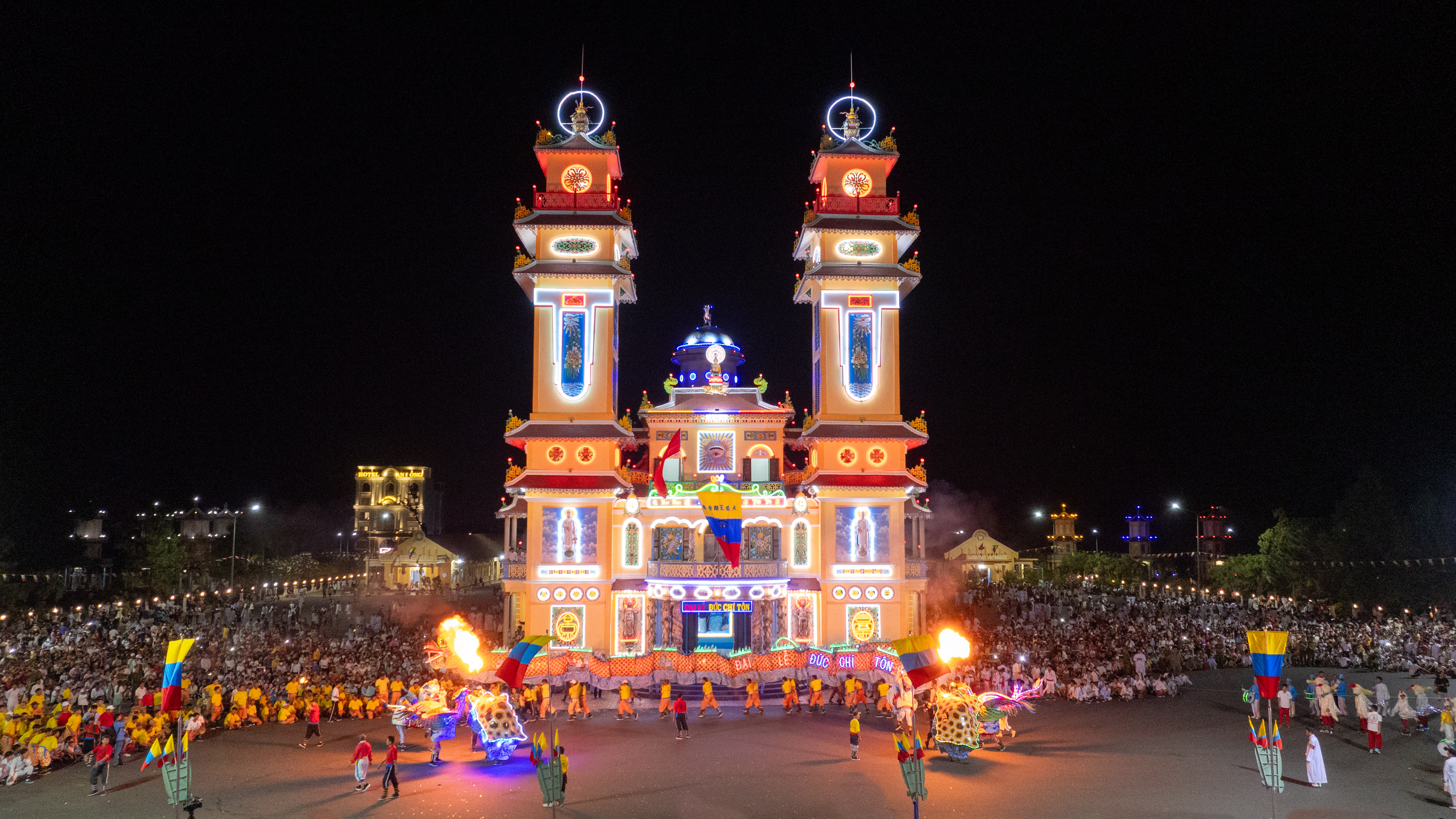 Trung thu về Tây Ninh tham dự Hội yến Diêu trì Cung và thưởng thức đêm nhạc Cẩm Ly 