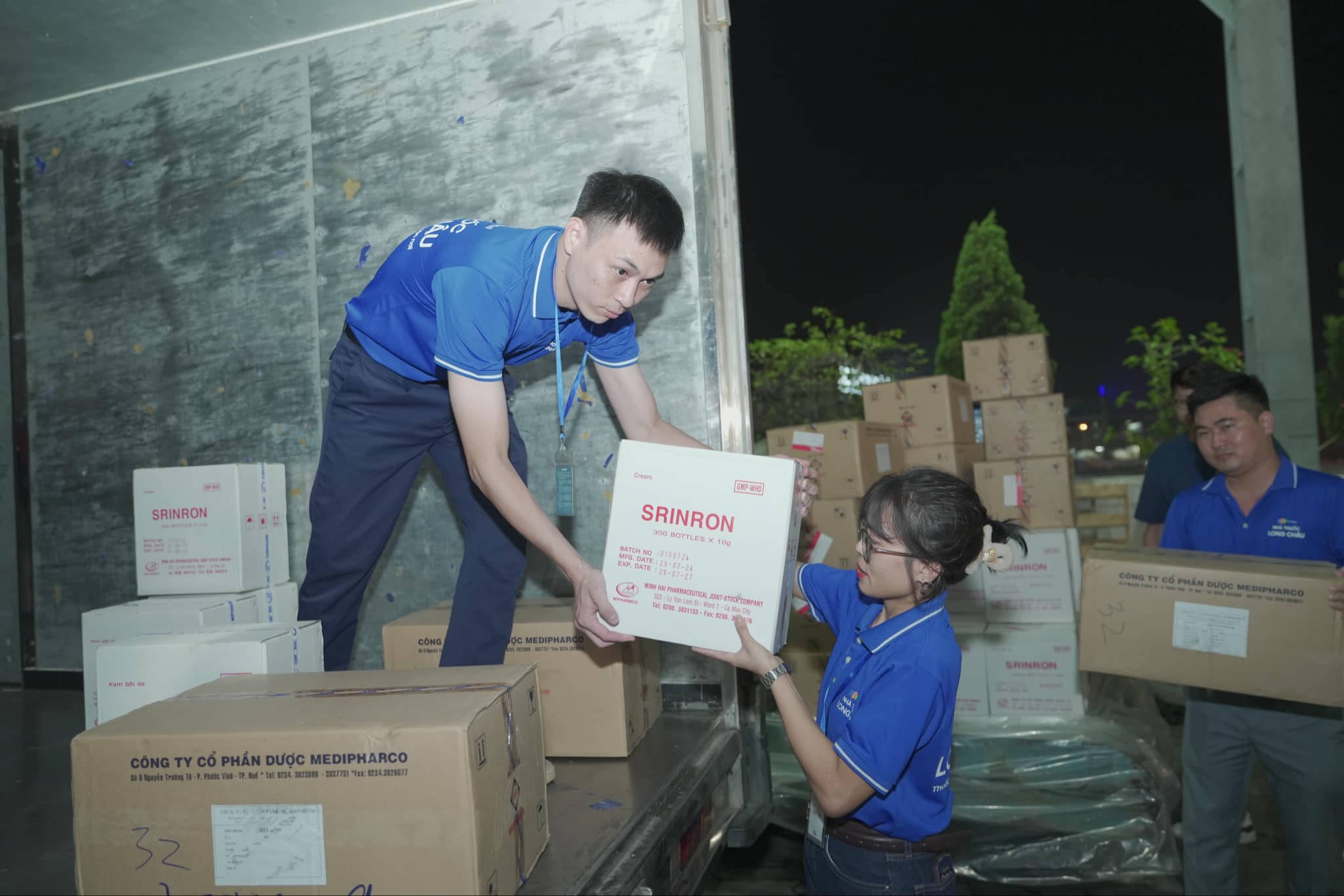 FPT Long Châu hỗ trợ gần 2 tấn thuốc và 500 triệu đồng cho người dân ảnh hưởng bão số 3 và mưa lũ