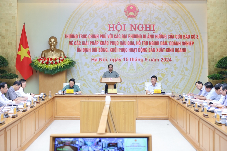 Khẩn trương khắc phục hậu quả bão lũ, giữ mục tiêu tăng trưởng kinh tế 7%