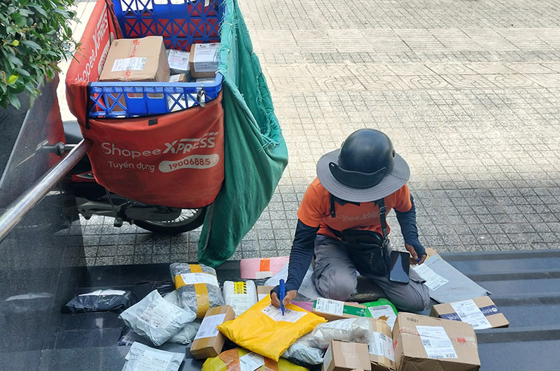 Minh bạch hóa lựa chọn dịch vụ chuyển phát trên sàn TMĐT