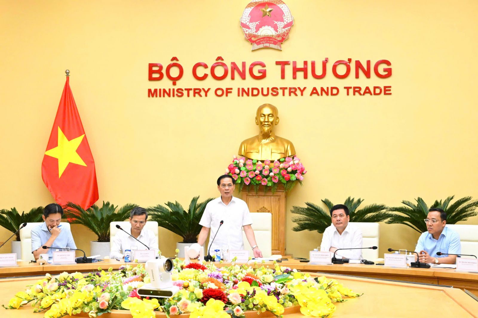 Phó Thủ tướng Bùi Thanh Sơn đặt ra 3 vấn đề với ngành công thương