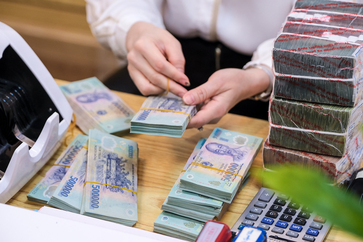 Nguy cơ nợ xấu tăng vọt, các ngân hàng đua nhau xin kéo dài giãn, hoãn nợ