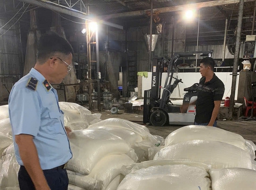 Long An Kinh doanh đường cát không rõ nguồn gốc xuất xứ, một hộ kinh doanh bị xử phạt 