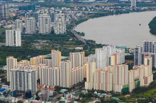 Lượng giao dịch giảm, giá căn hộ chung cư TP.HCM vẫn tăng mạnh