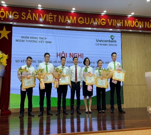 Văn hóa công sở Vietcombank Đắk Lắk gắn kết với giá trị văn hóa dân tộc