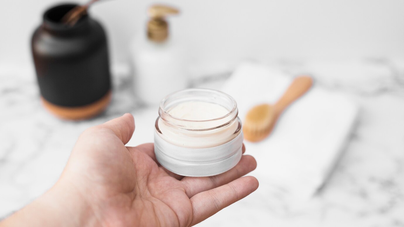 Đình chỉ lưu hành, thu hồi và tiêu huỷ mỹ phẩm Roseders Cream kém chất lượng