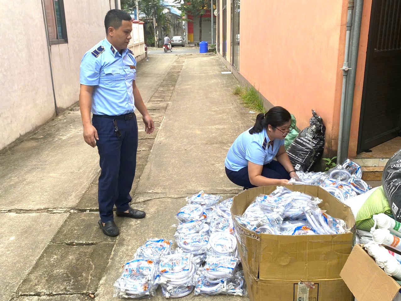 Thái Nguyên Phát hiện gần 1.600 đơn vị sản phẩm hàng hóa không rõ nguồn gốc, xuất xứ