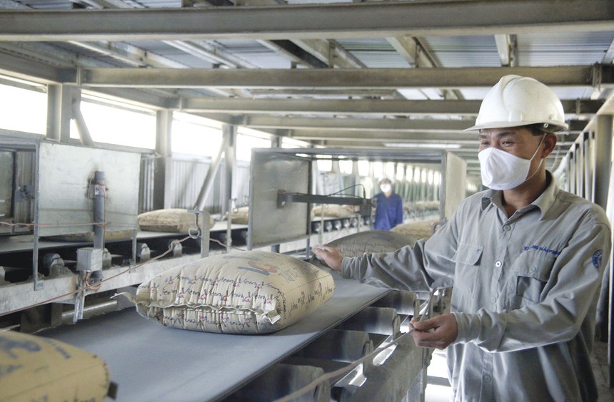 Khó khăn chồng chất, Vicem Hoàng Mai (HOM) lại báo lỗ trong quý 32024