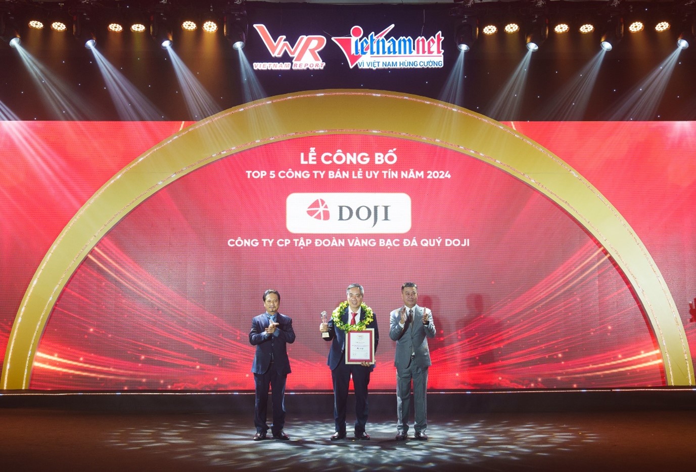 8 năm liên tiếp, DOJI được vinh danh Công ty bán lẻ uy tín