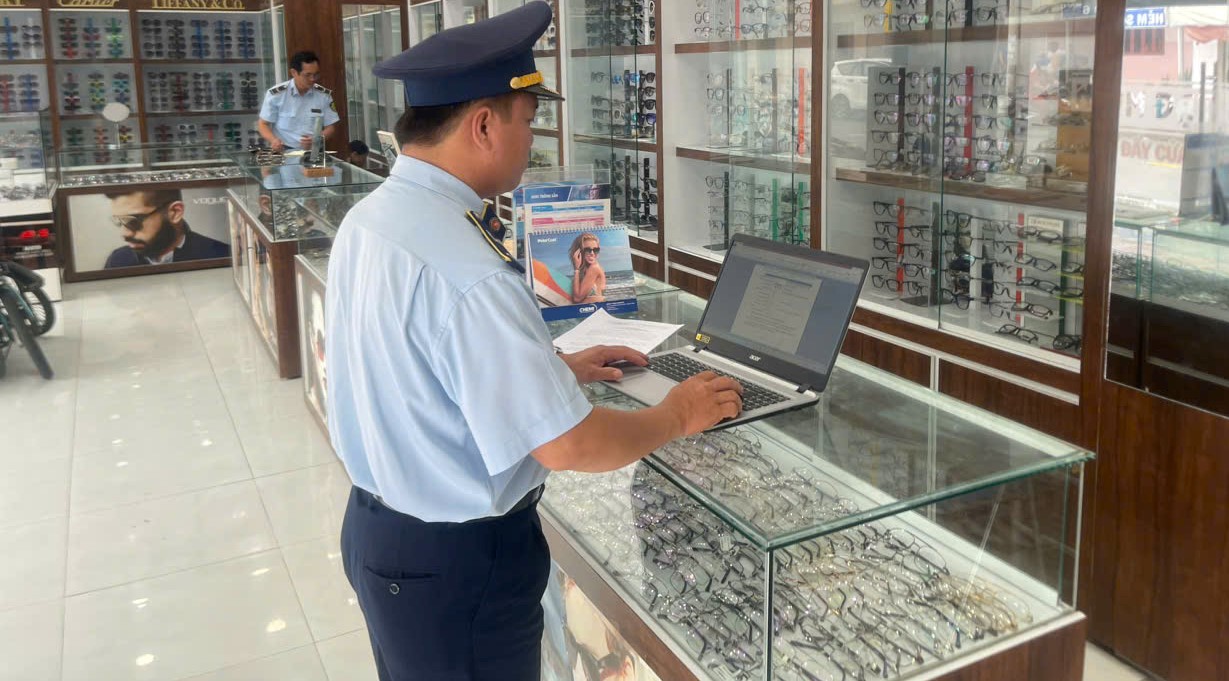 Tiền Giang Xử phạt nhiều trường hợp bán hàng nhập lậu qua mạng xã hội