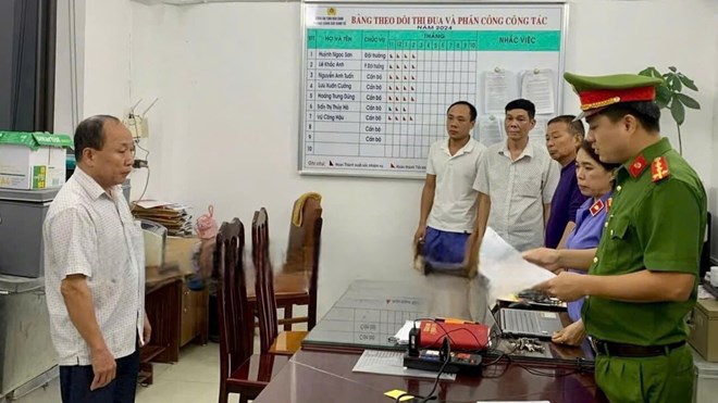 Hòa Bình Bắt tạm giam hai cán bộ làm việc tại Văn phòng đăng ký đất đai
