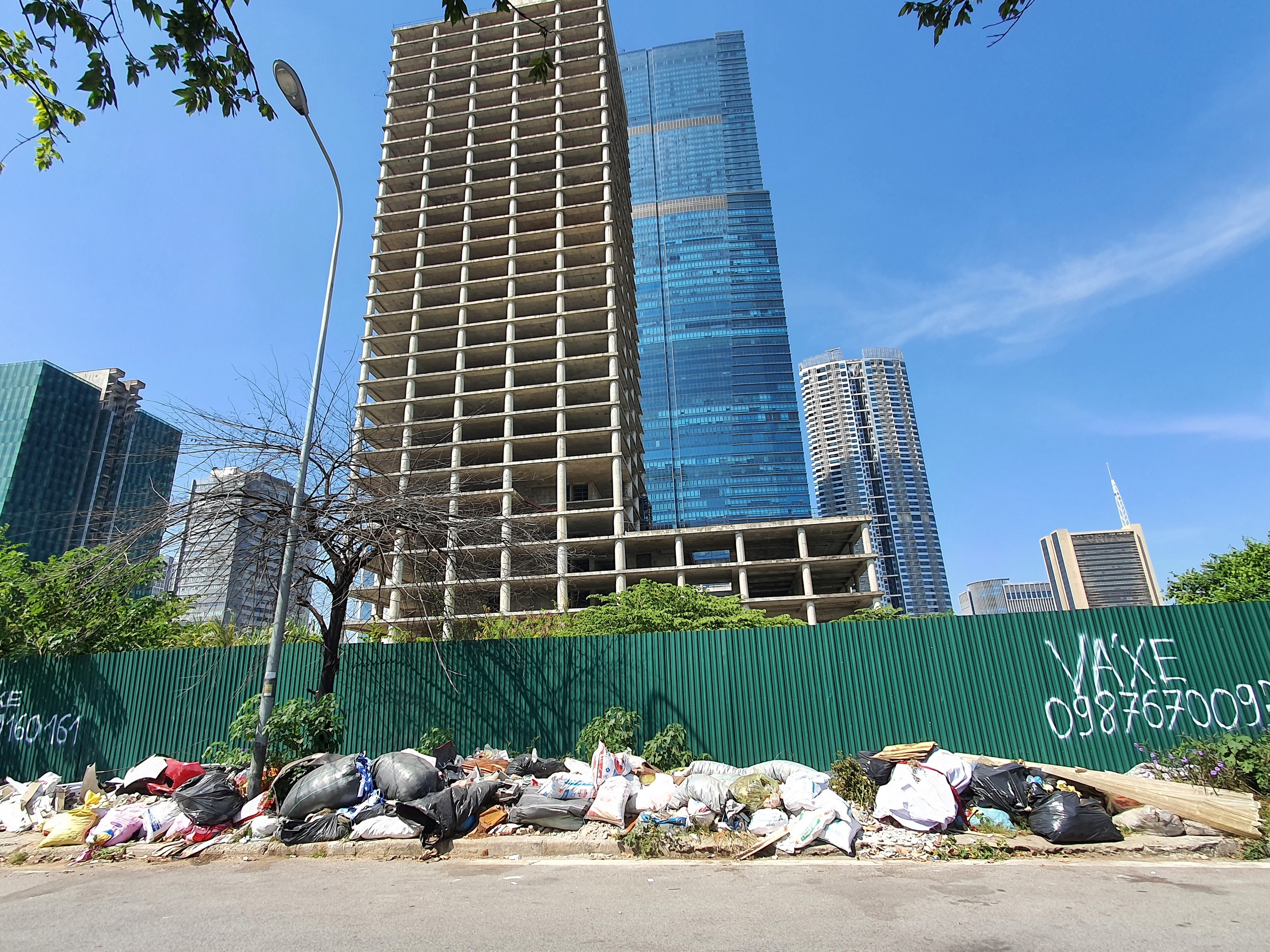 Tập trung giải quyết dứt điểm các dự án tồn đọng, dừng thi công