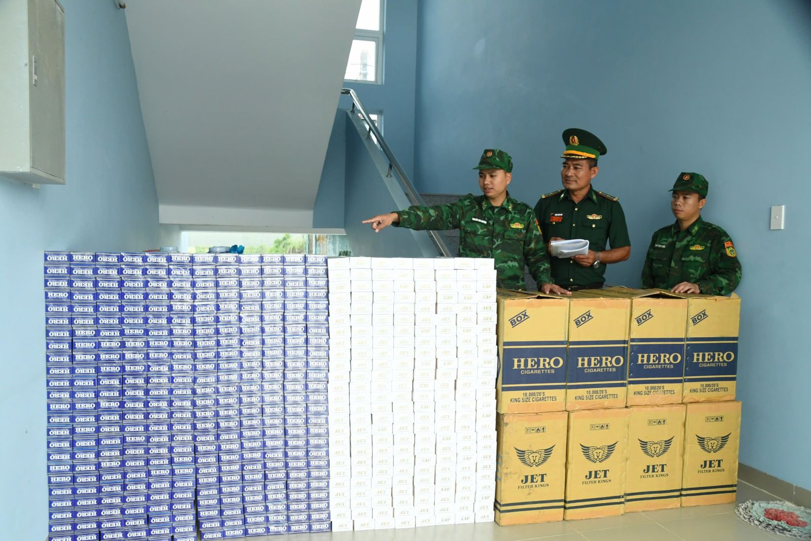 Tây Ninh Phát hiện, ngăn chặn một vụ vận chuyển 5000 gói thuốc lá ngoại nhập lậu qua biên giới