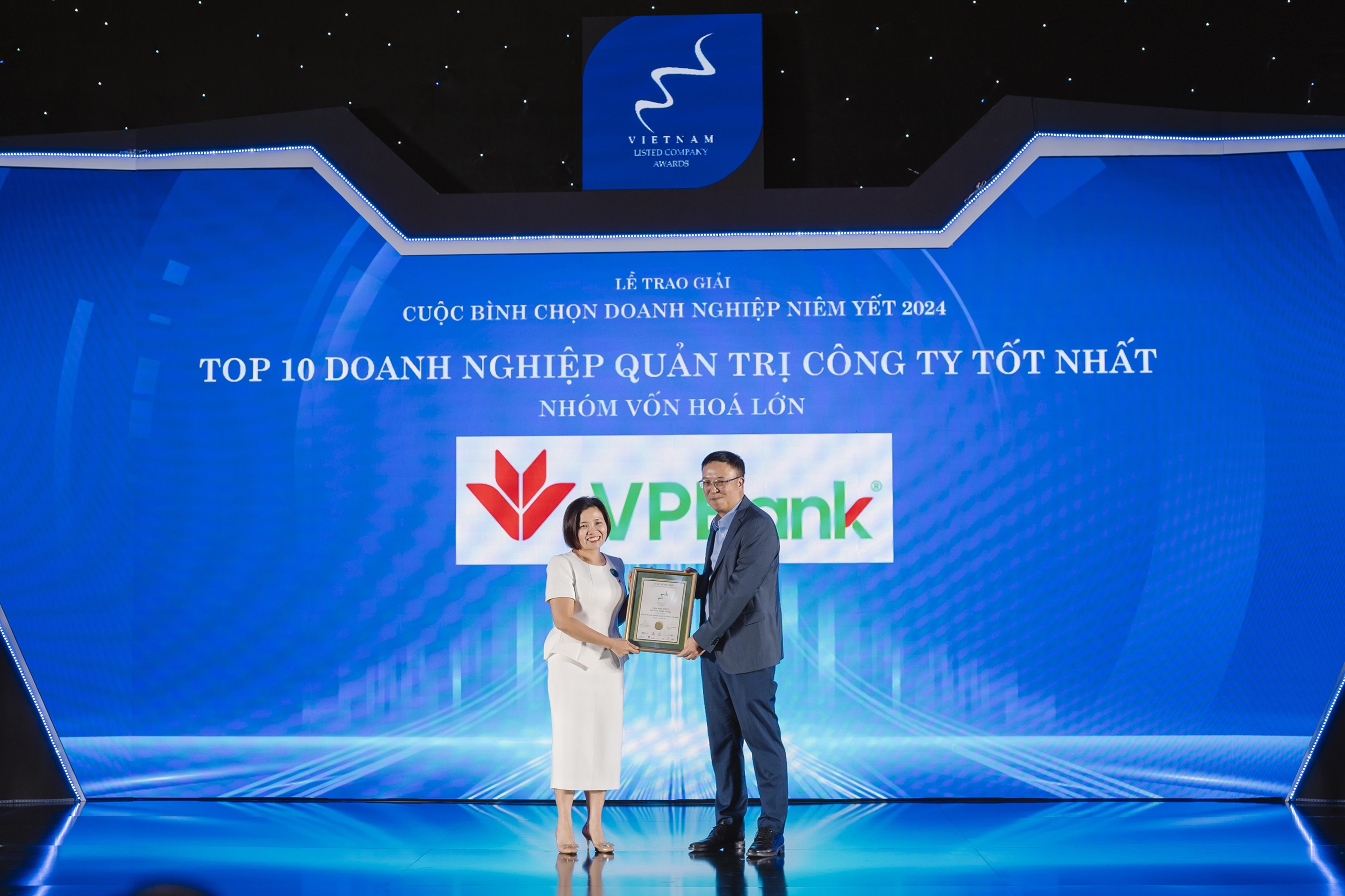VPBank lọt Top 10 Doanh nghiệp vốn hóa lớn có Quản trị công ty tốt nhất năm 2024 