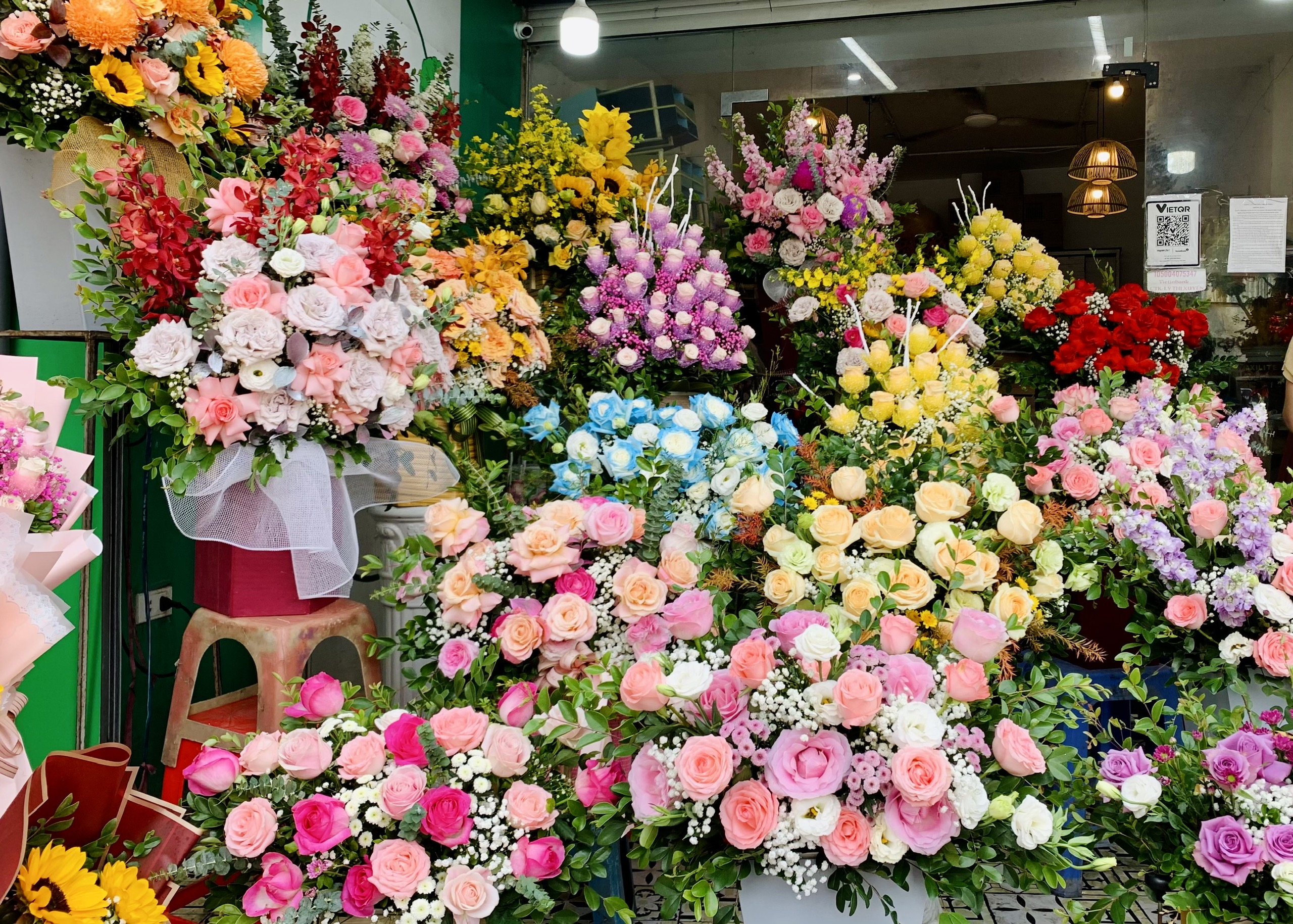 Sôi động thị trường hoa Ngày nhà giáo Việt Nam 2011