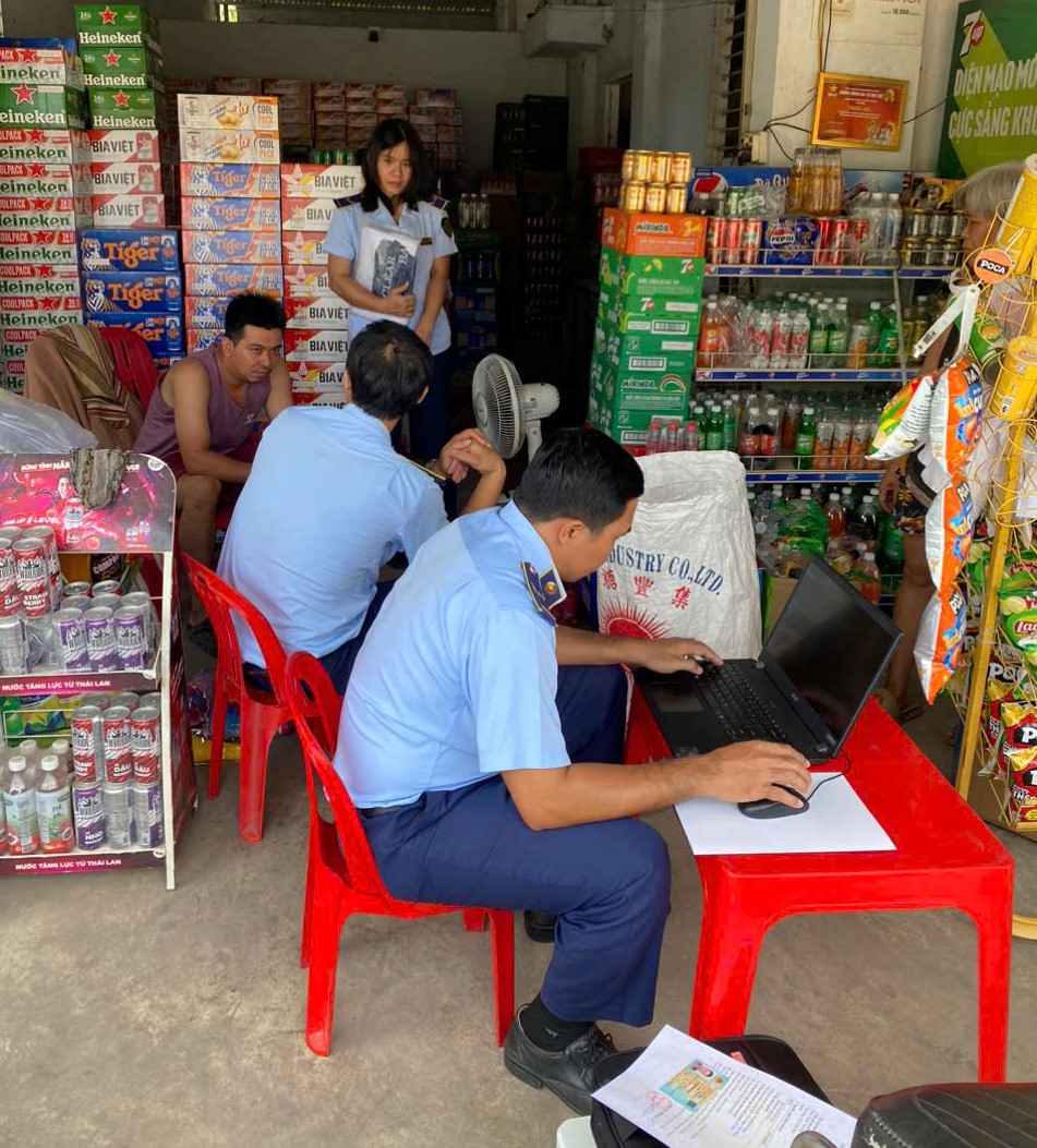 Tây Ninh Phát hiện cơ sở kinh doanh 80 bao thuốc lá điếu nhập lậu