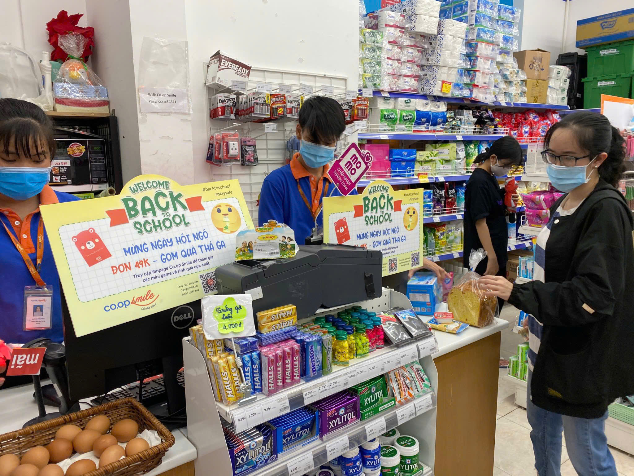 Cửa hàng bách hóa Co.opsmile kỷ niệm 8 năm thành lập