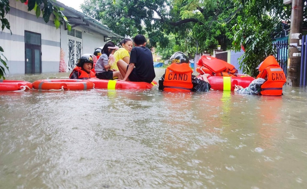 Khẩn trương khắc phục hậu quả mưa lũ ở Trung Bộ