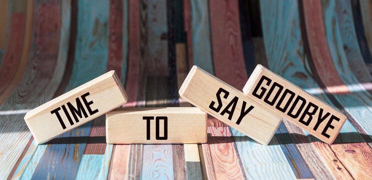 Vi phạm công bố thông tin, cổ phiếu KTT và TKG có khả năng bị hủy niêm yết