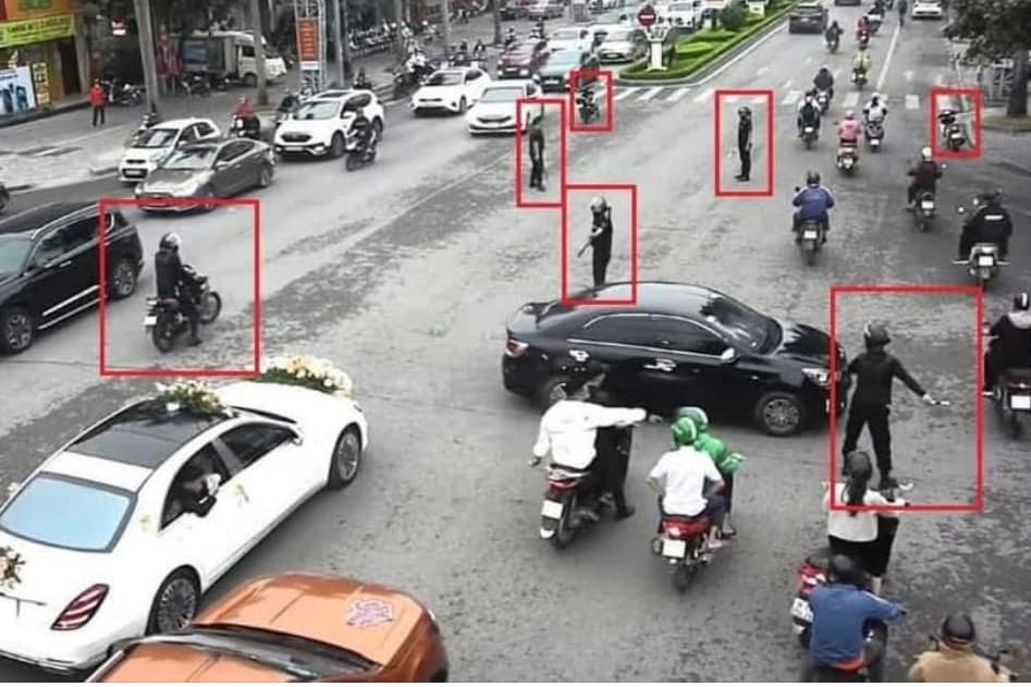 Triệu tập nhóm vệ sĩ phân luồng cho đoàn xe đi đám cưới tại Thanh Hóa