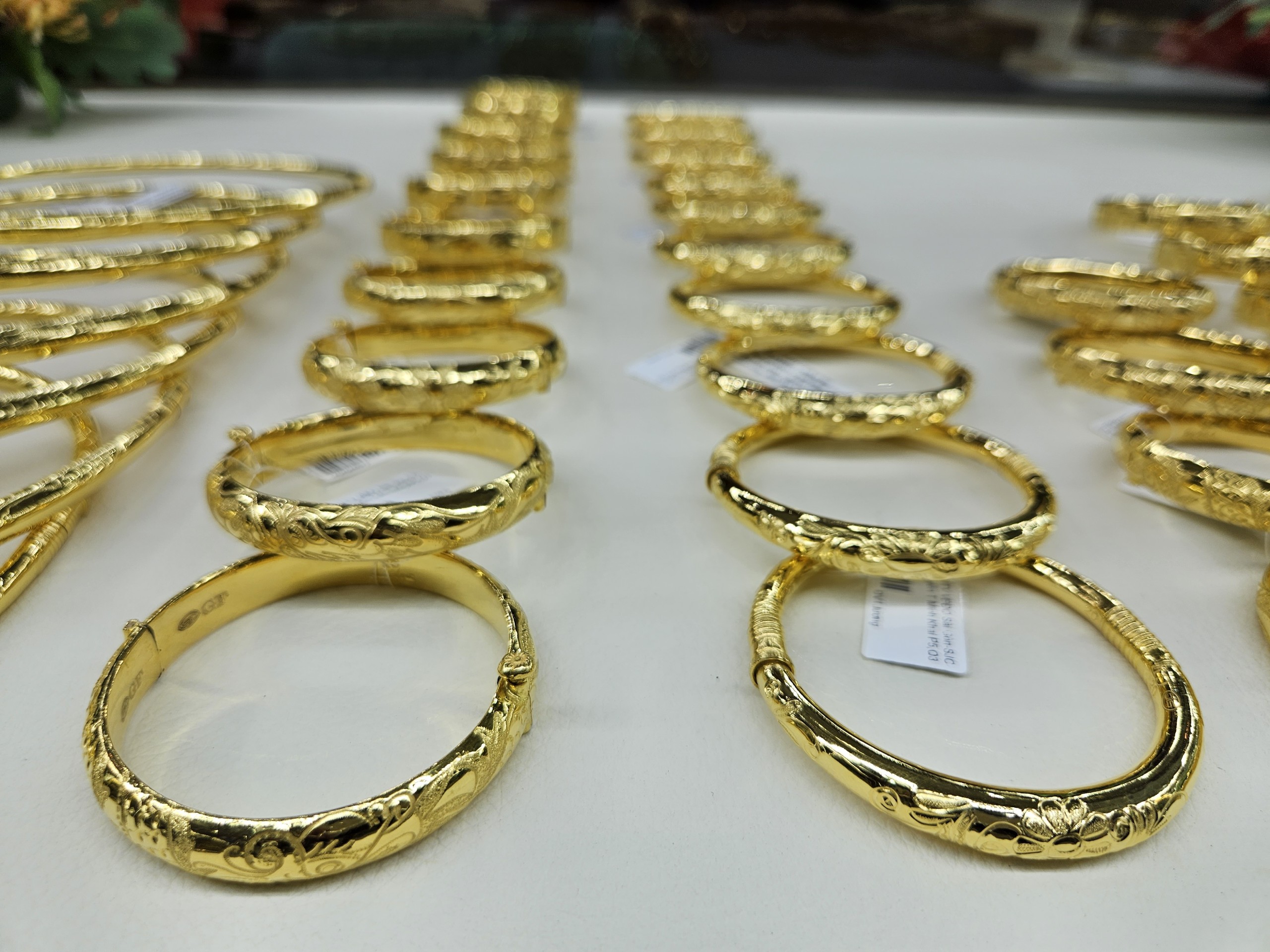 Giá vàng hôm nay 112 Vàng nhẫn neo ở mốc 85,8 triệu đồnglượng