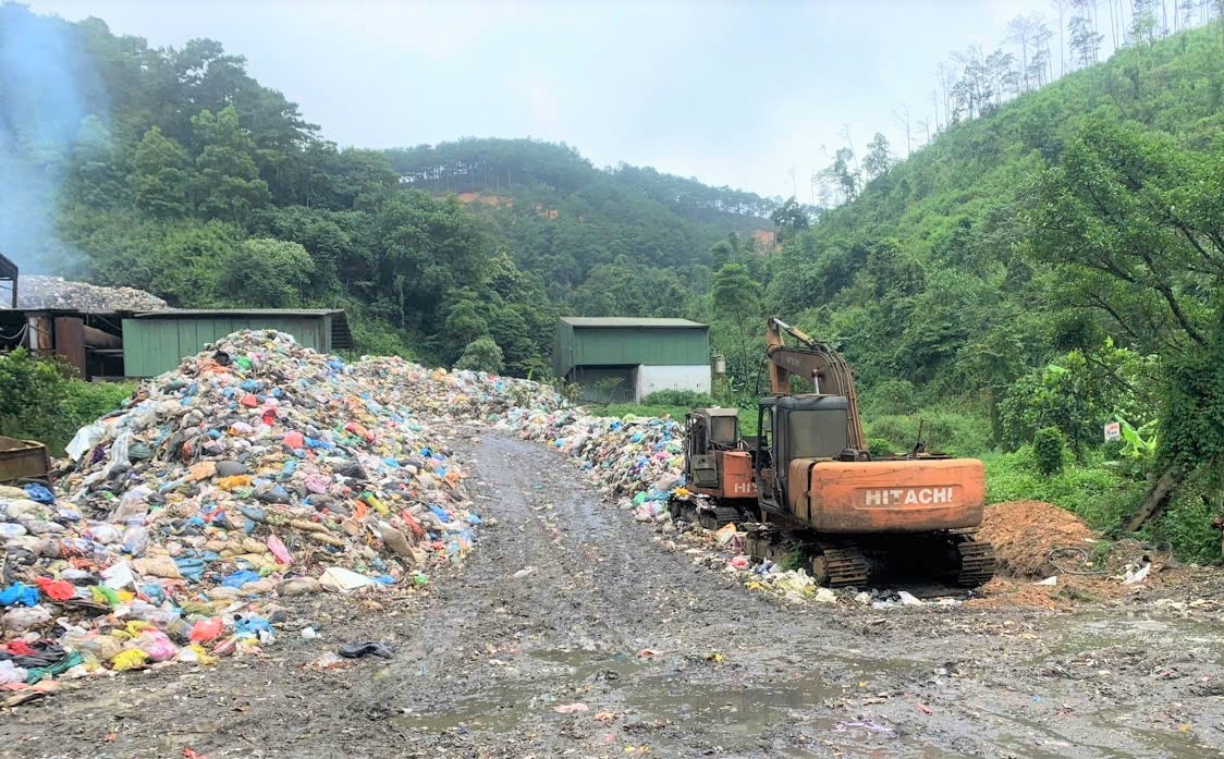 Công ty cổ phần Môi trường xanh Friendly bị xử phạt vì “ngâm” tiền lương, bảo hiểm người lao động