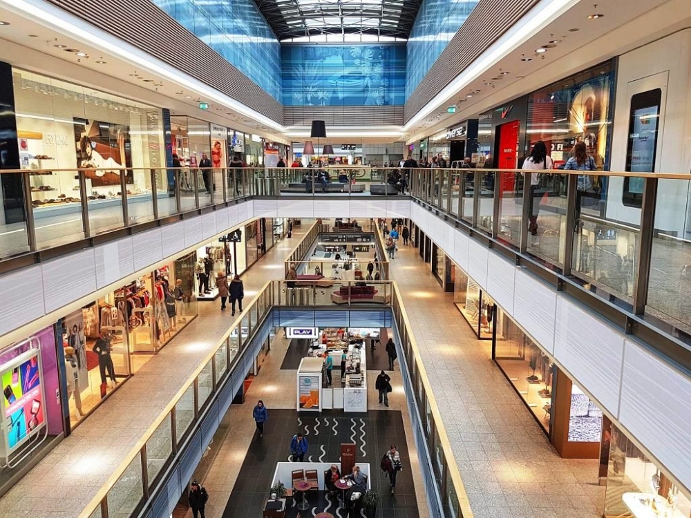 Giá thuê mặt bằng bán lẻ tại TPHCM tiếp tục tăng cao