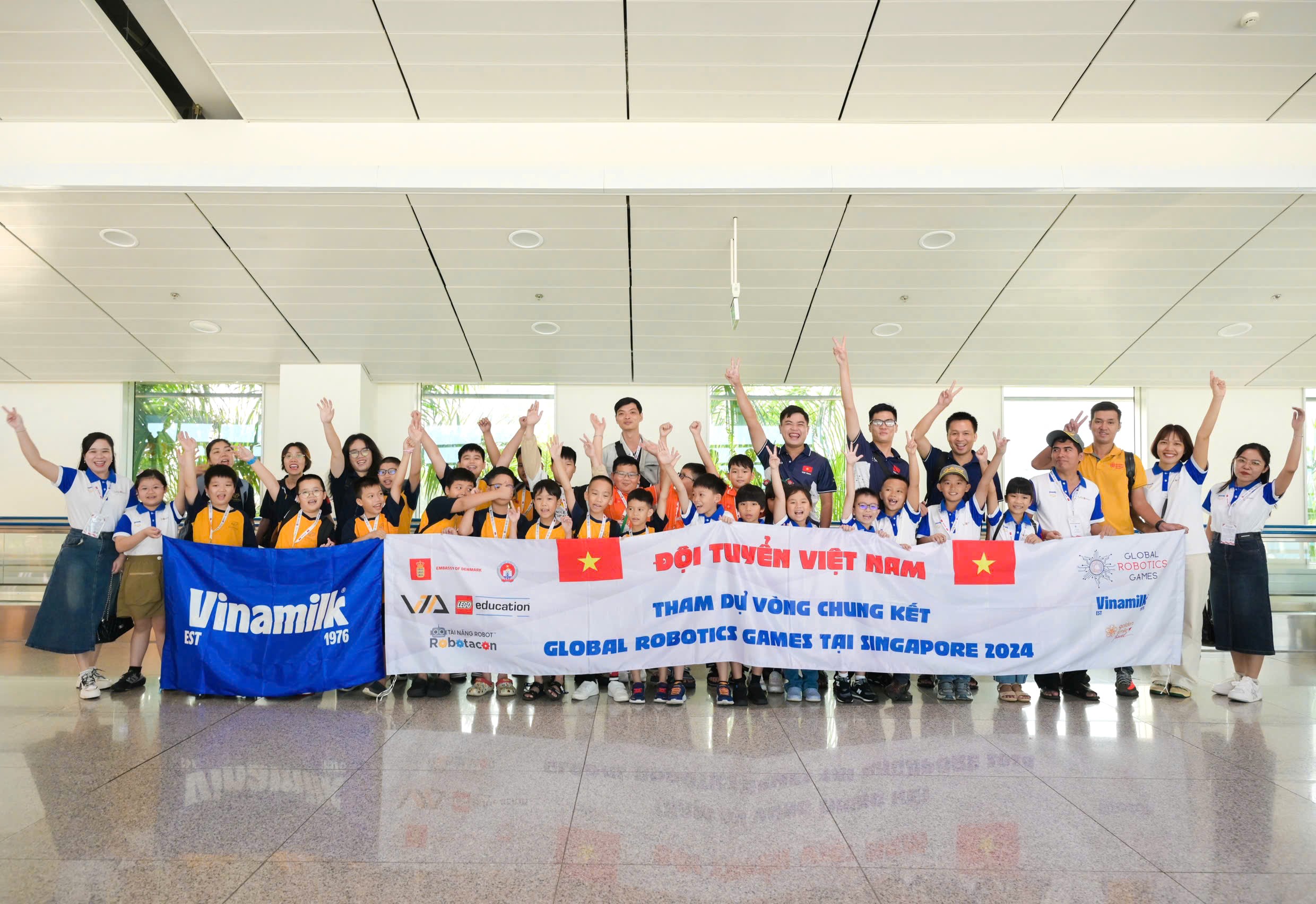Vinamilk đồng hành các đội Robotacon Việt Nam toả sáng tại đấu trường quốc tế