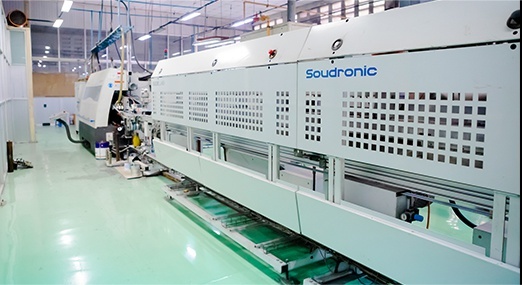 Doanh nghiệp mới thành lập chưa đầy 1 tháng lần lượt ngồi ghế cổ đông lớn MCP, AMP