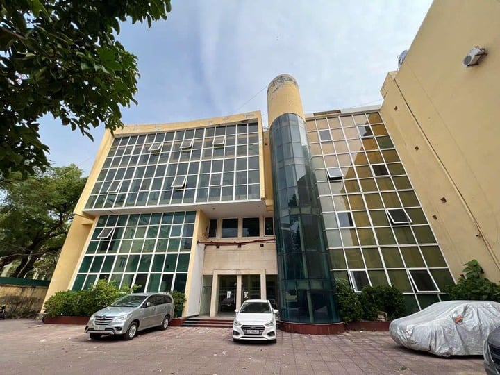 Chủ tịch Hà Nội chỉ đạo kiểm tra loạt trụ sở công bị bỏ hoang