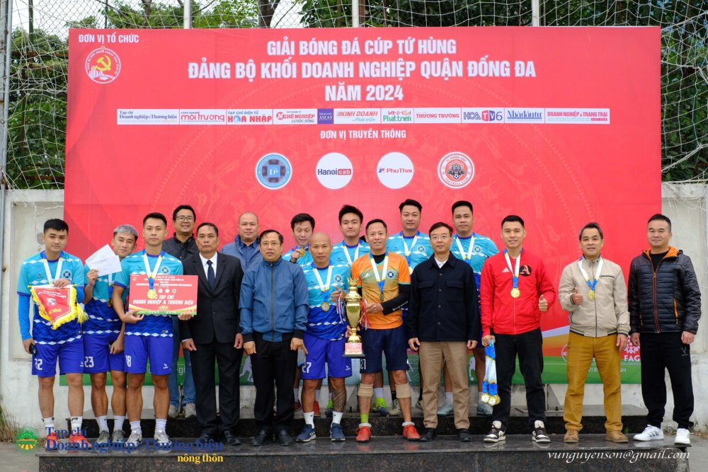 Giải bóng đá “Cúp tứ hùng Đảng ủy khối Doanh nghiệp quận Đống Đa” năm 2024 thành công rực rỡ