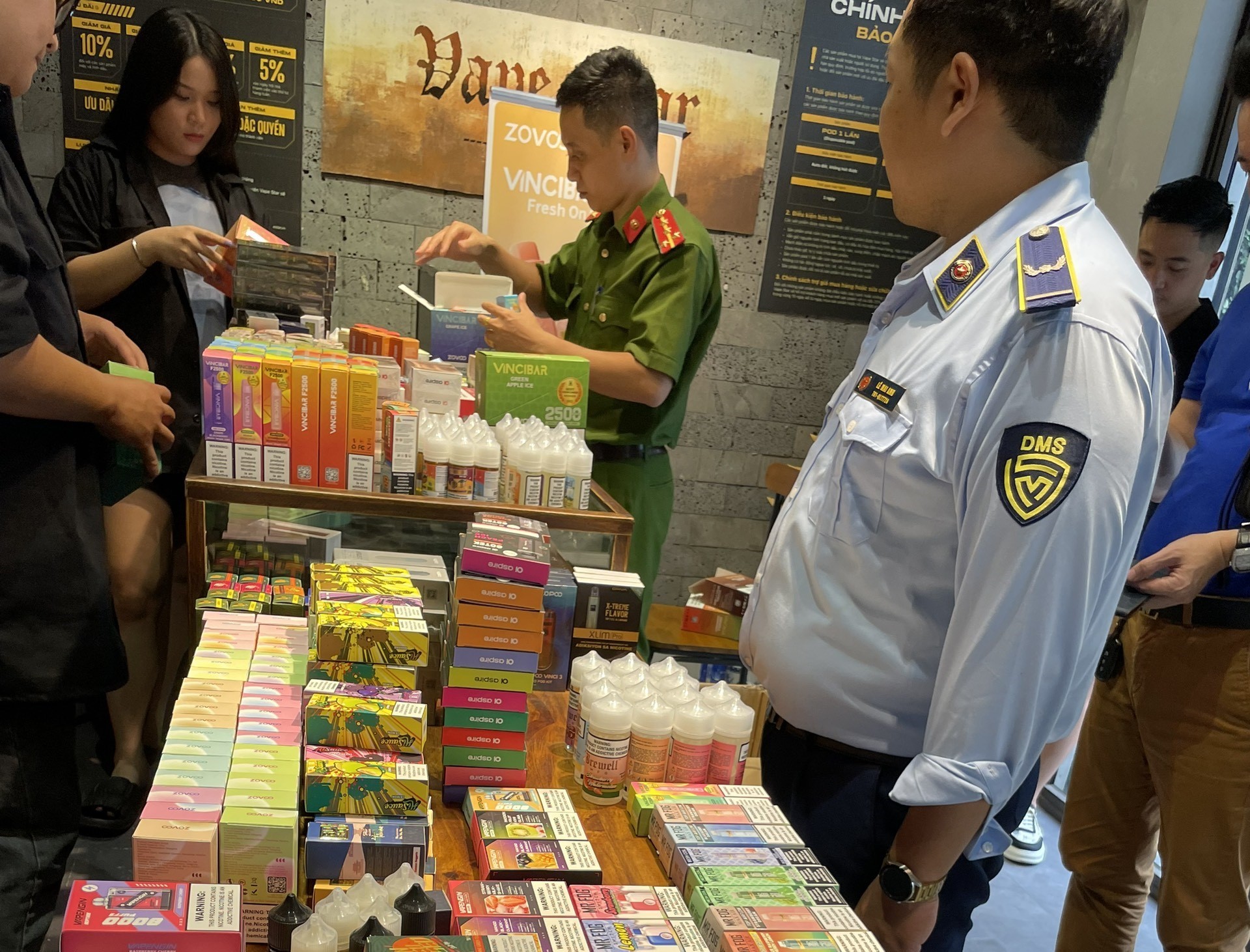 Hà Nội tăng cường công tác phối hợp phòng chống hàng giả dịp cuối năm