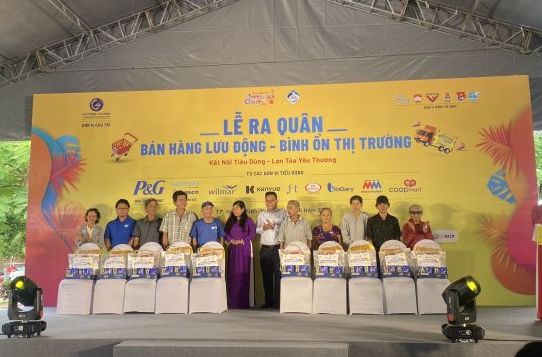 TPHCM khai mạc Chương trình bán hàng lưu động - bình ổn thị trường Tết năm 2025