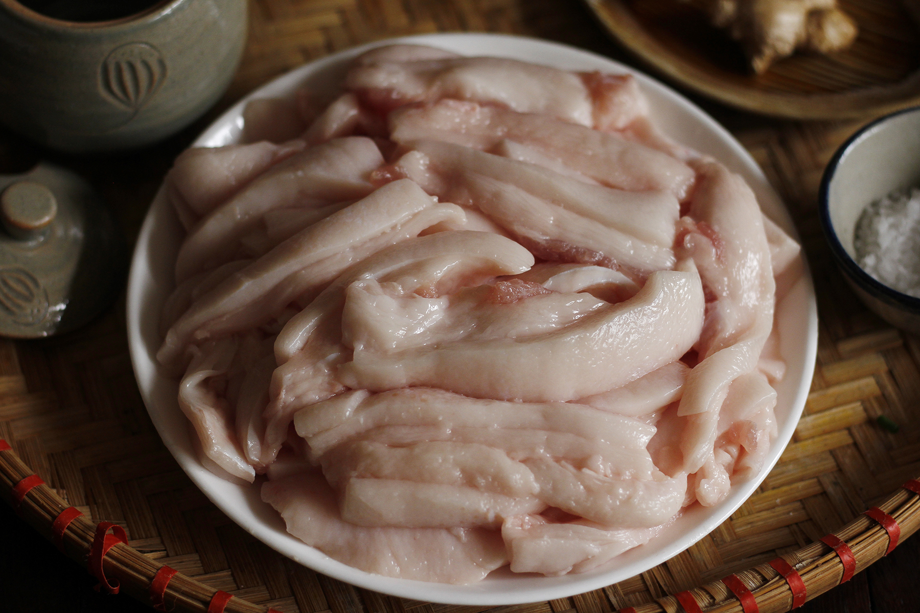 Giá thịt heo hôm nay 1212 Mỡ heo giữ mức 69.000 đồngkg