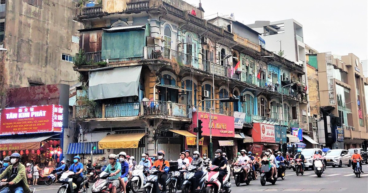 TPHCM phá dỡ khẩn cấp chung cư số 440 đường Trần Hưng Đạo