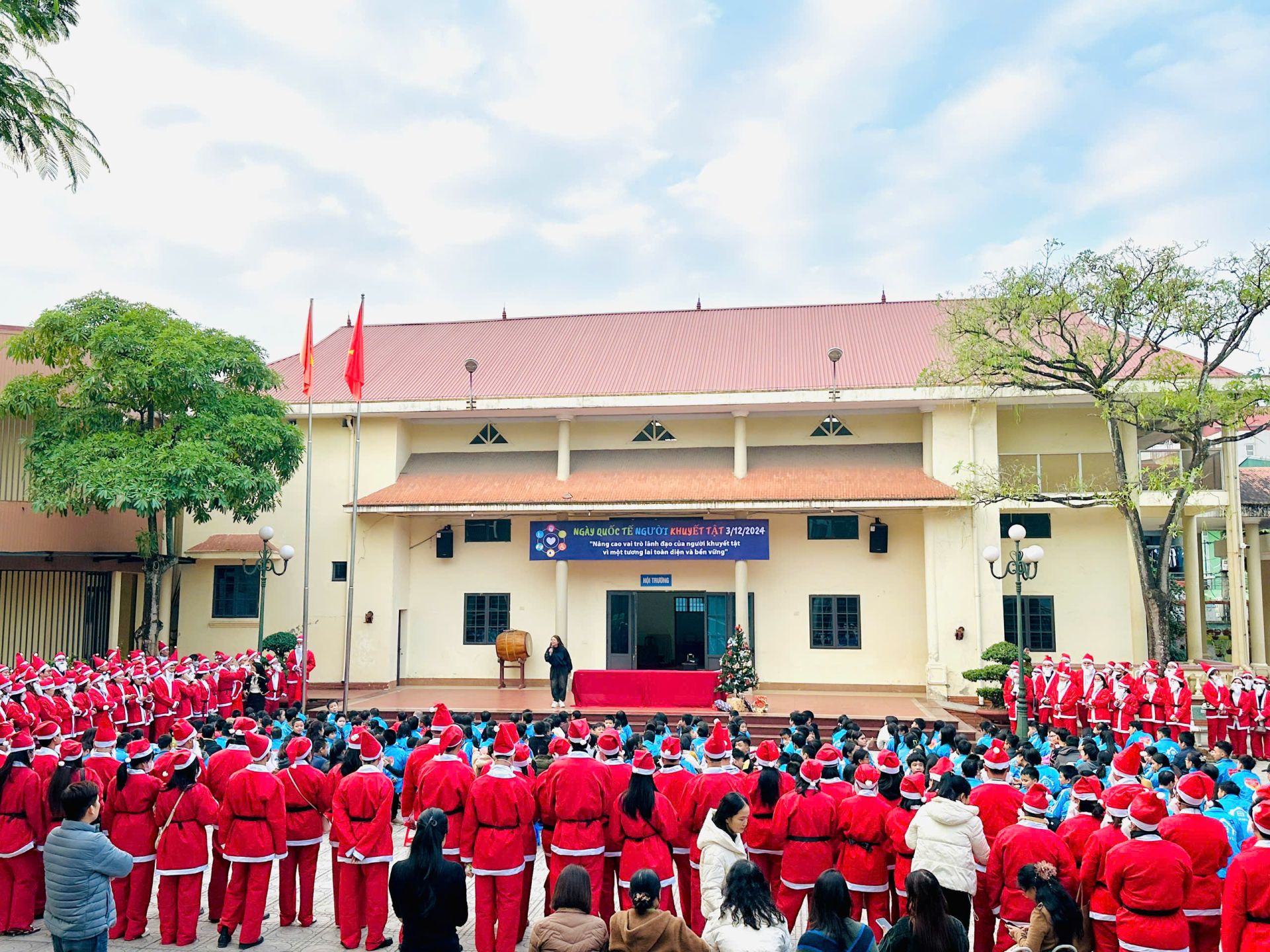 Danko City – Giáng sinh diệu kỳ với 300 ông già Noel