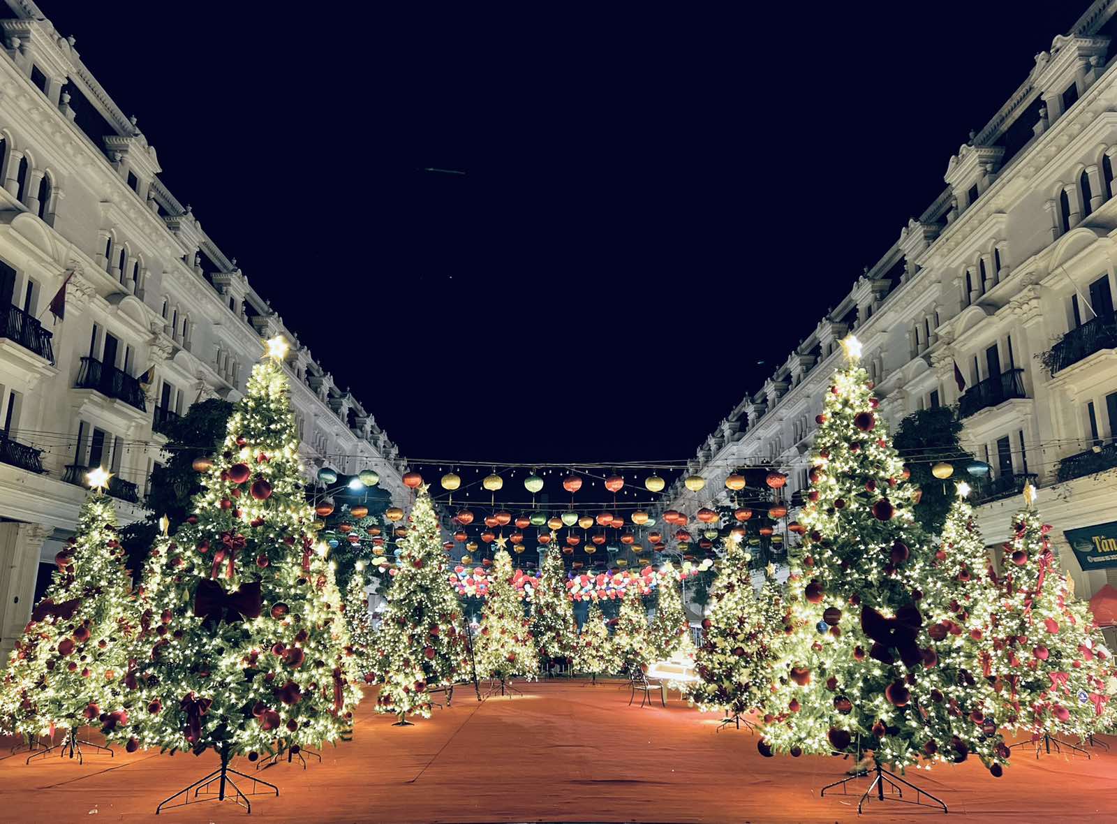 Danko City – Giáng sinh diệu kỳ với 300 ông già Noel