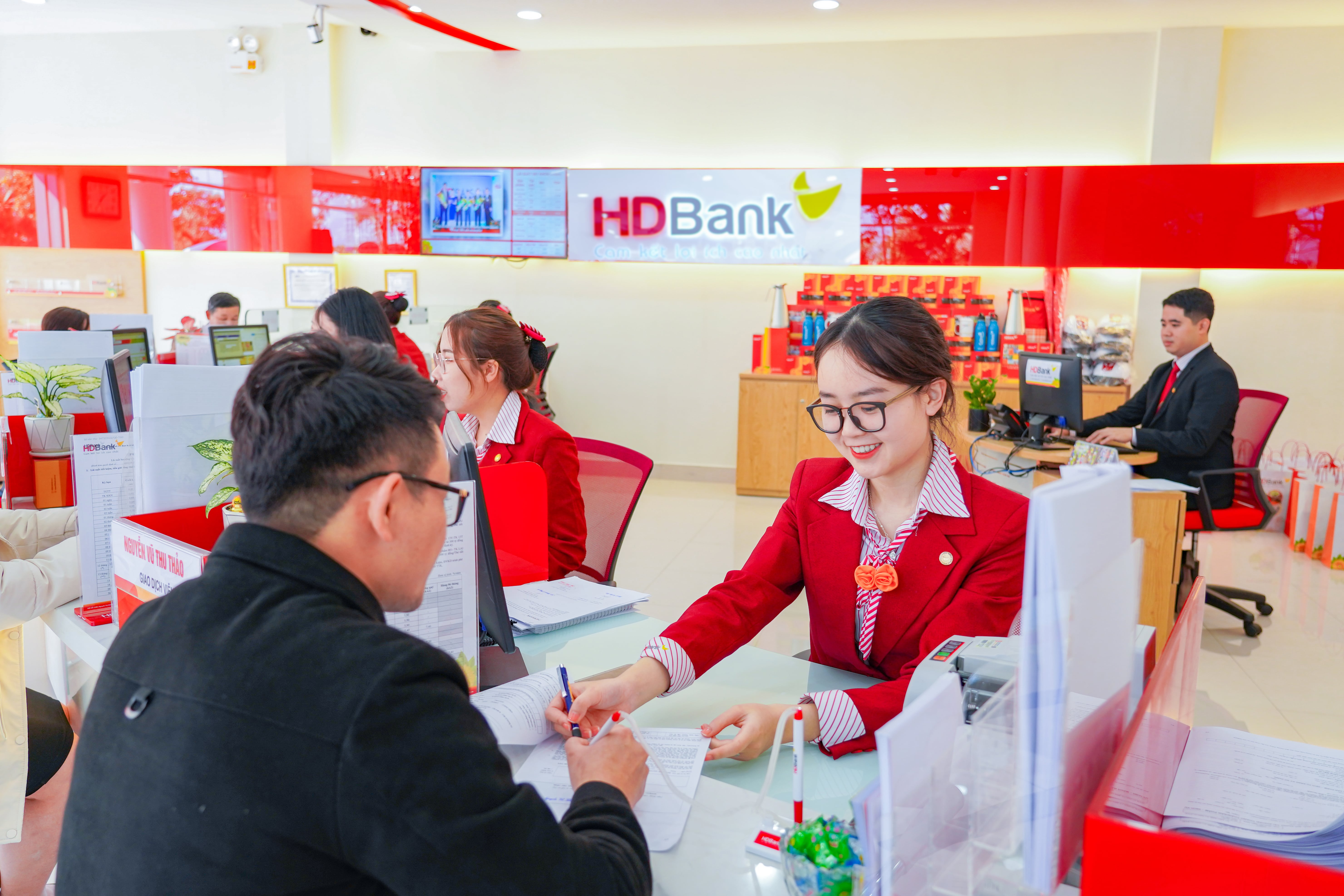 HDBank dẫn đầu thu hộ tiền mặt qua ứng dụng số eCash 