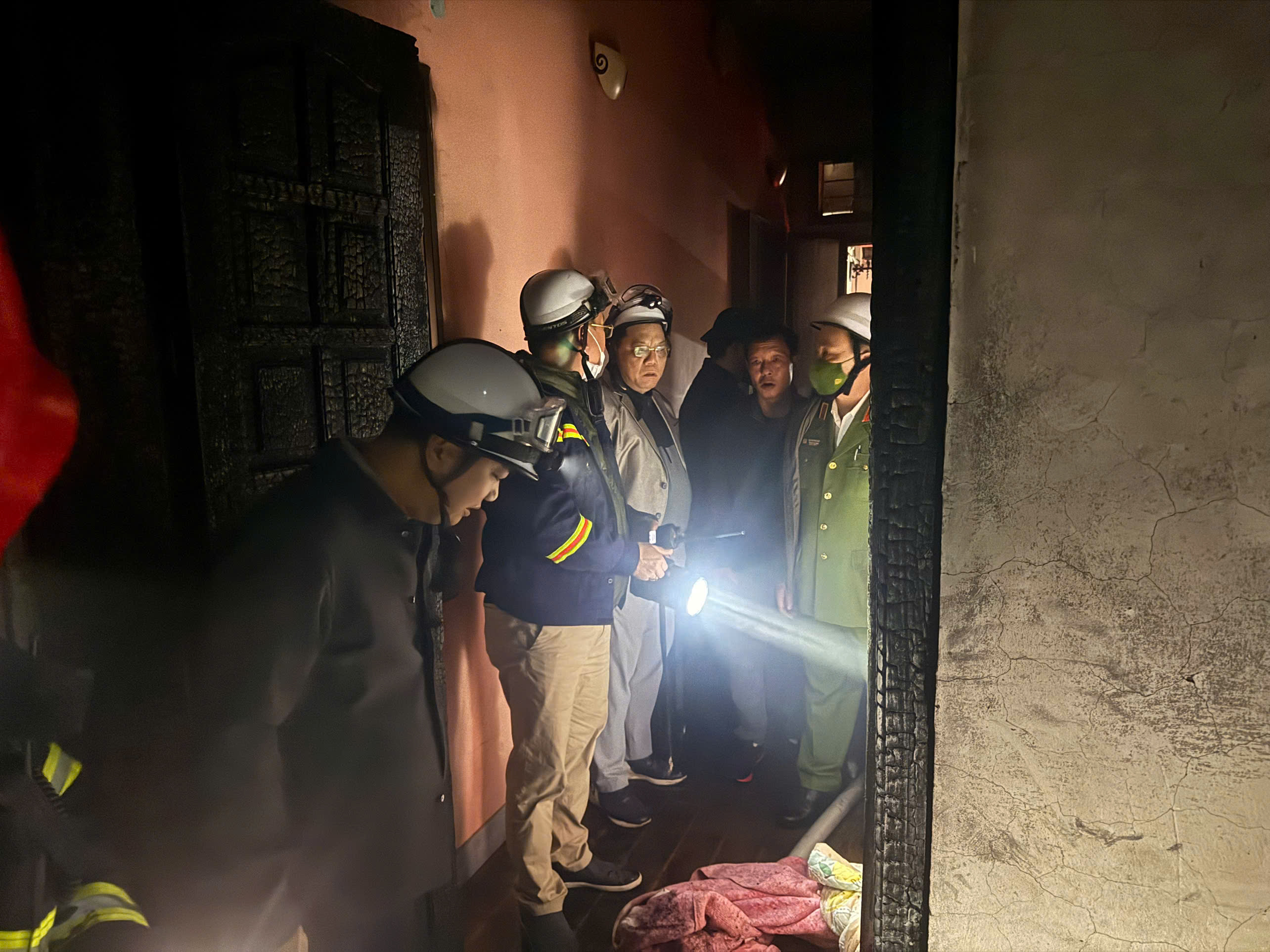 Khởi tố vụ án đổ xăng đốt quán cà phê khiến nhiều người chết ở Hà Nội