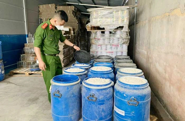 “Hỗn loạn” thị trường sữa Bài 2 - “Vàng – thau” lẫn lộn