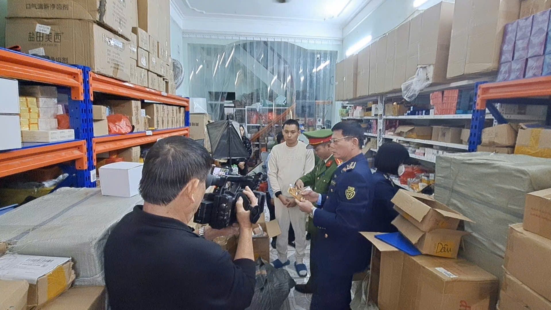 Bắc Giang Phát hiện kho mỹ phẩm vi phạm với số lượng lớn